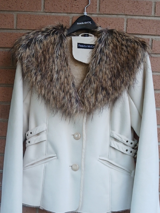 Pamela McCoy Jackets & Blazers - Pamela McCoy Cream Jacket with Brown Faux Fur Collar